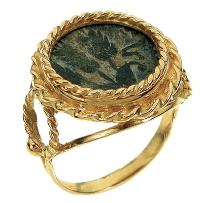 Beautiful ring set with Ancient coin
