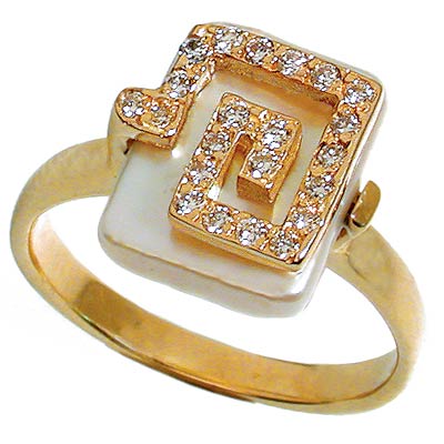 18K Gold Ring Set with Flat Pearl (square) and Diamonds