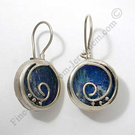 Ancient design in sterling silver earrings with Roman glass