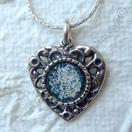 romantic design in sterling silver heart pendant with Roman glass