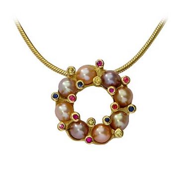 Pearl and diamonds pendant